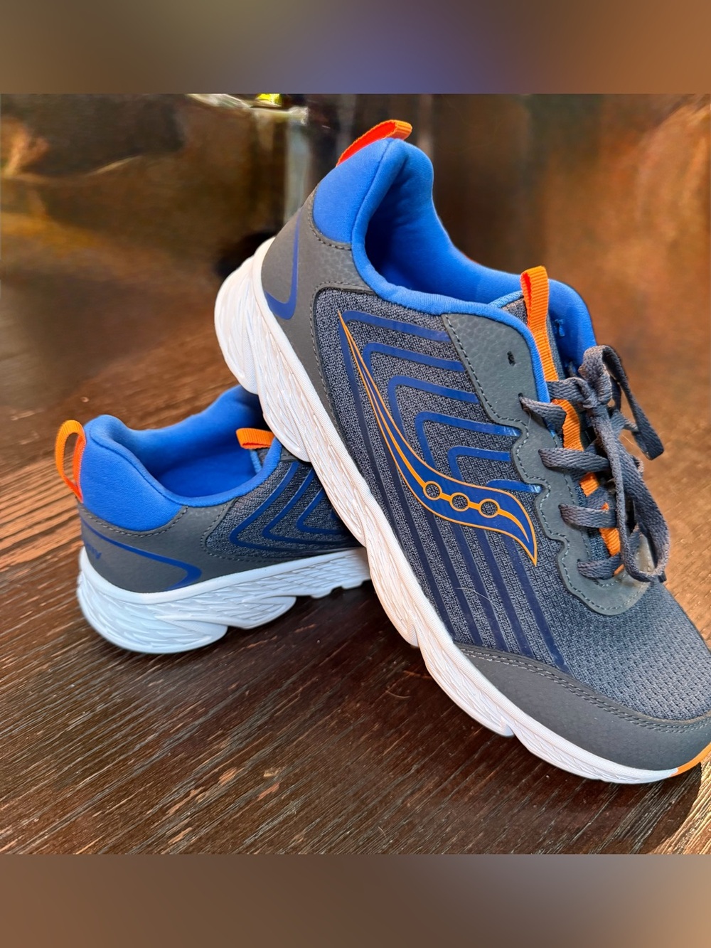 Saucony wind 3 Kids Sneakers in Blue with Orange Accents - 7 XW -Extra wide